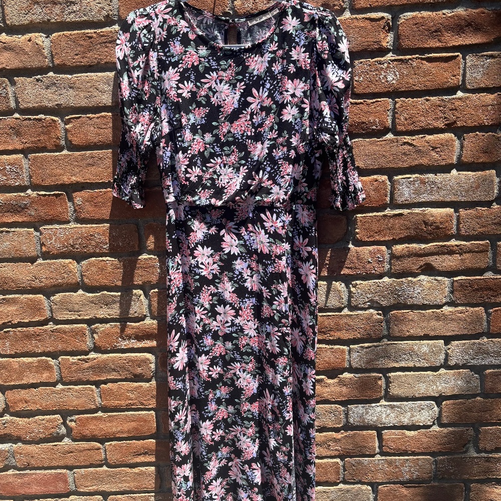 Dress. Mid calf.